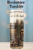 Candlelit libraries, ivy-covered bookstores, and endless stacks of books 🕯️📚 This dark academia tumbler is perfect for book lovers who romanticize reading, old libraries, and moody bookstore vibes. Take me to the bookstore—always.