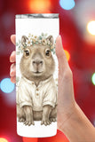 Cute meets cozy 🐾 This floral capybara tumbler is perfect for animal lovers and boho-inspired homes. Choose a ready-made tumbler or download the PNG wrap to create your own peaceful drinkware.